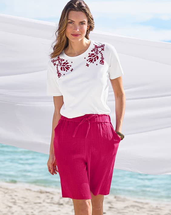 Tshirt blanc épaules brodées